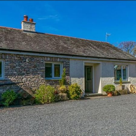 Two Acres- Spacious, Delightful, Pet Free Bungalow Levens エクステリア 写真